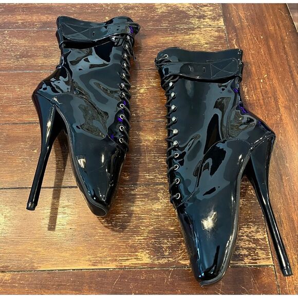 WonderHeel Womens Padlocks Ballet Boots -10.5 - Picture 2 of 8